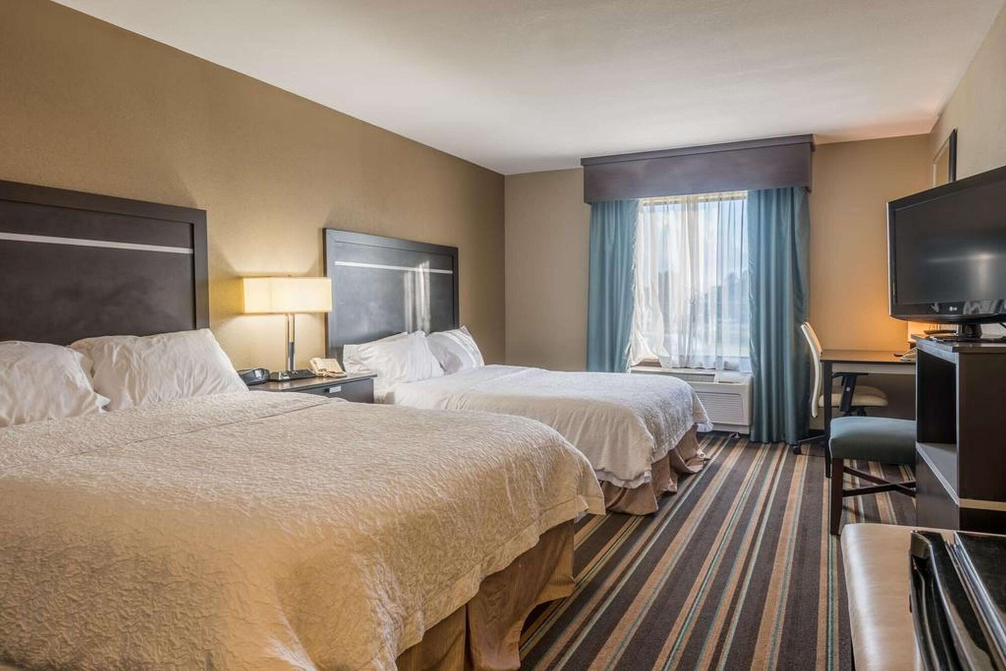 Hampton Inn New Albany Bagian luar foto