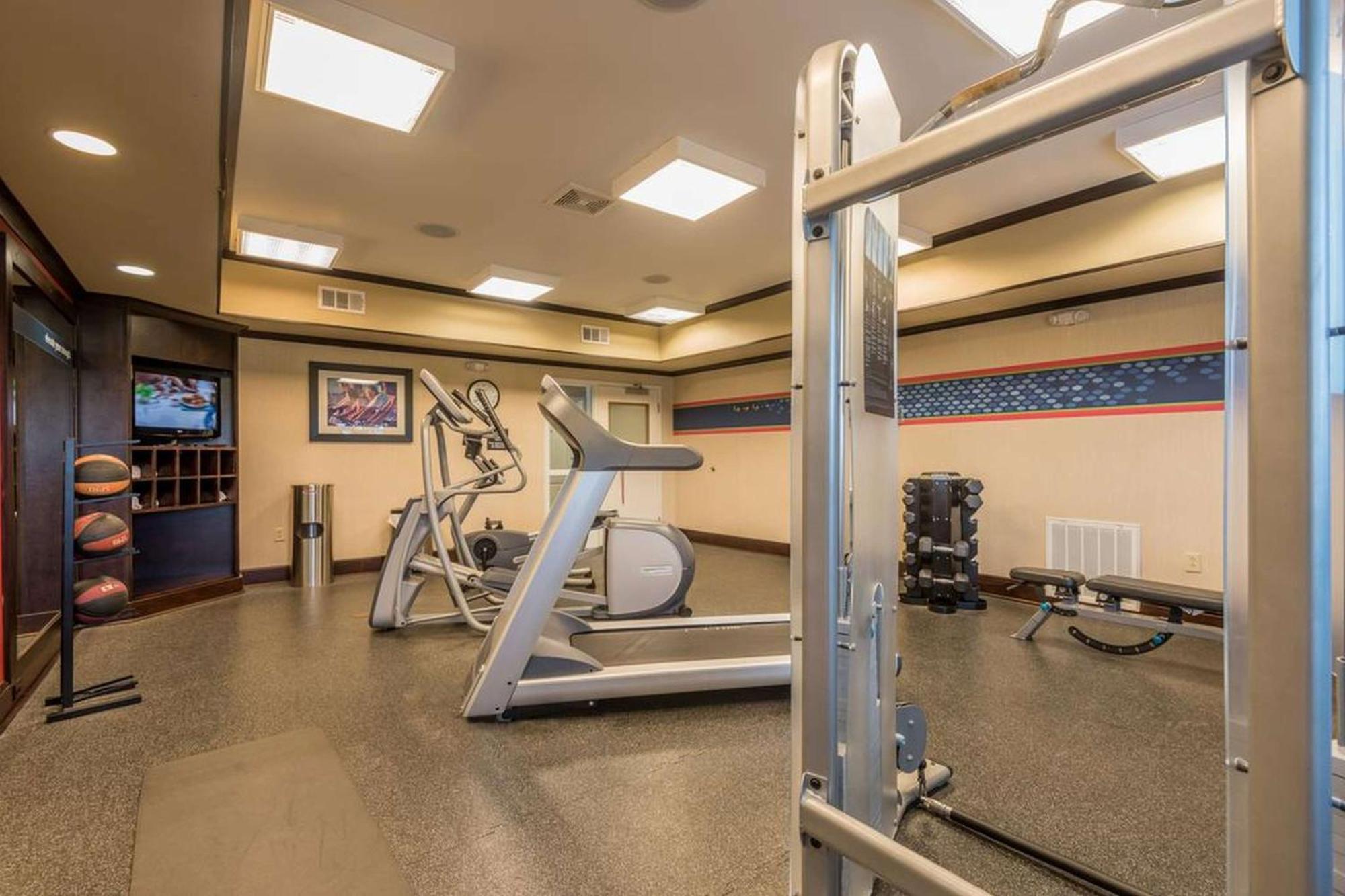 Hampton Inn New Albany Bagian luar foto