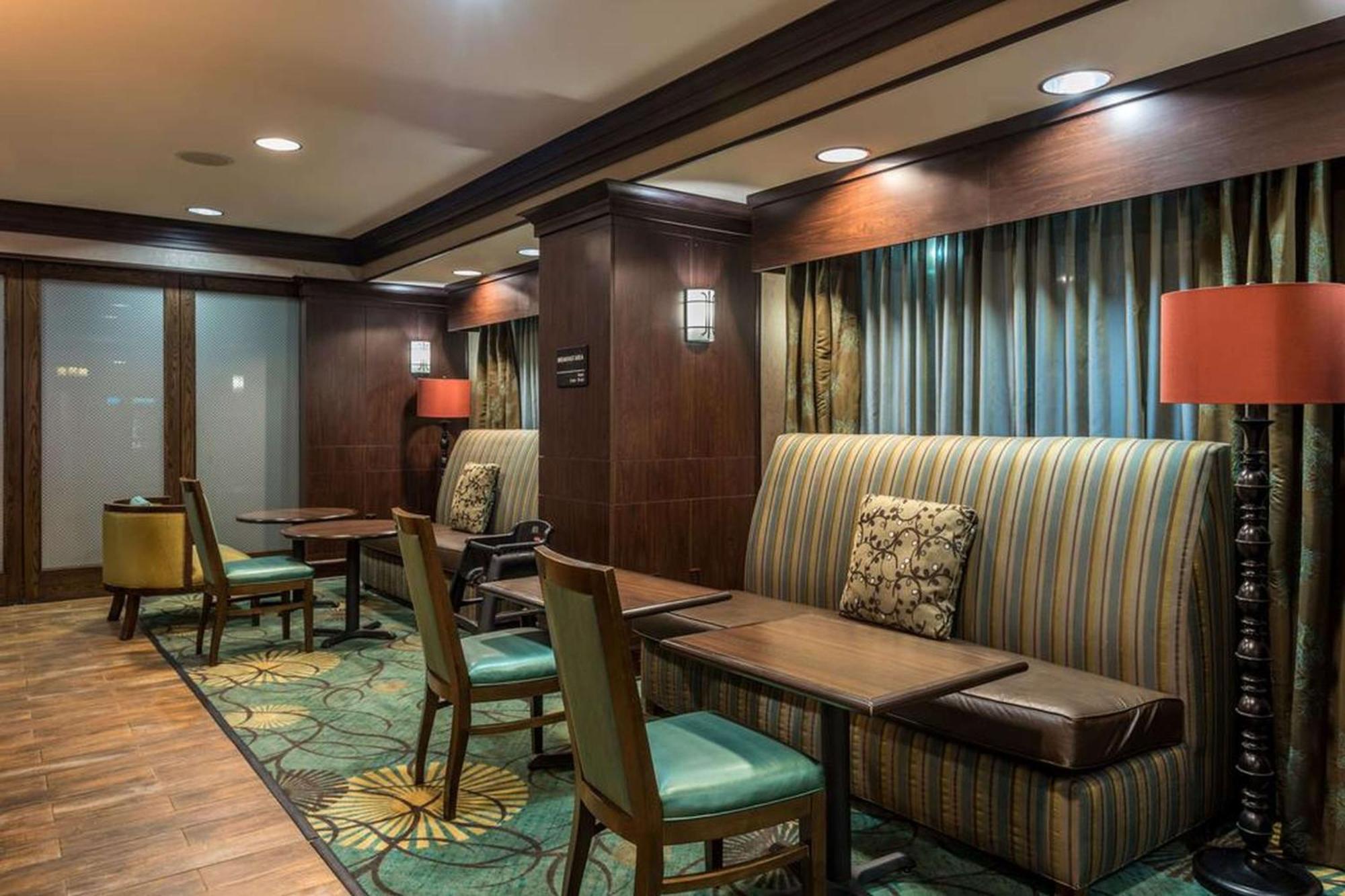 Hampton Inn New Albany Bagian luar foto